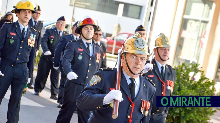 Bombeiros de Azambuja abrem polémica com vereadora do Chega