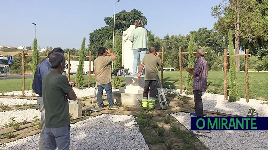 Estátua de Santo António destruída em Torres Novas vai ser reparada Estátua de Santo António destruída em Torres Novas vai ser reparada