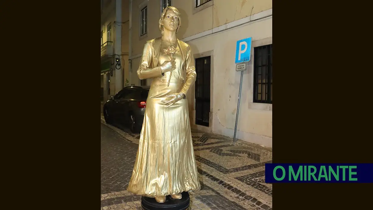 Centenas de pessoas na inauguração do Festival de Estátuas Vivas em Santarém