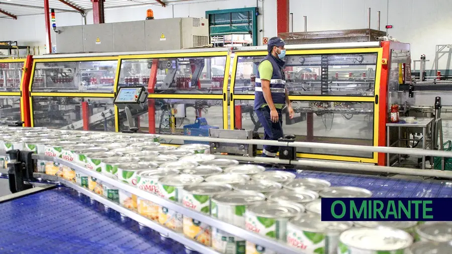Trabalhadores da Sumol+Compal em Almeirim continuam insatisfeitos com administração da empresa Trabalhadores da Sumol+Compal em Almeirim continuam insatisfeitos com administração da empresa