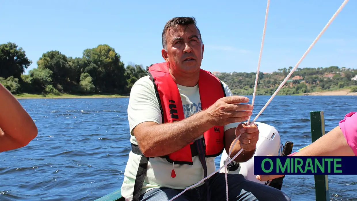 Andar de barco à vela no rio Tejo em Constância