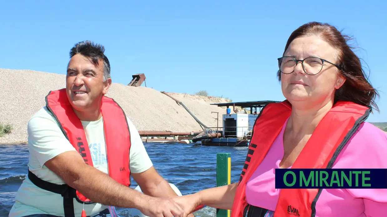 Andar de barco à vela no rio Tejo em Constância