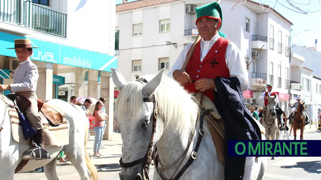 Elogios e emoção marcaram a homenagem ao campino em Samora Correia
