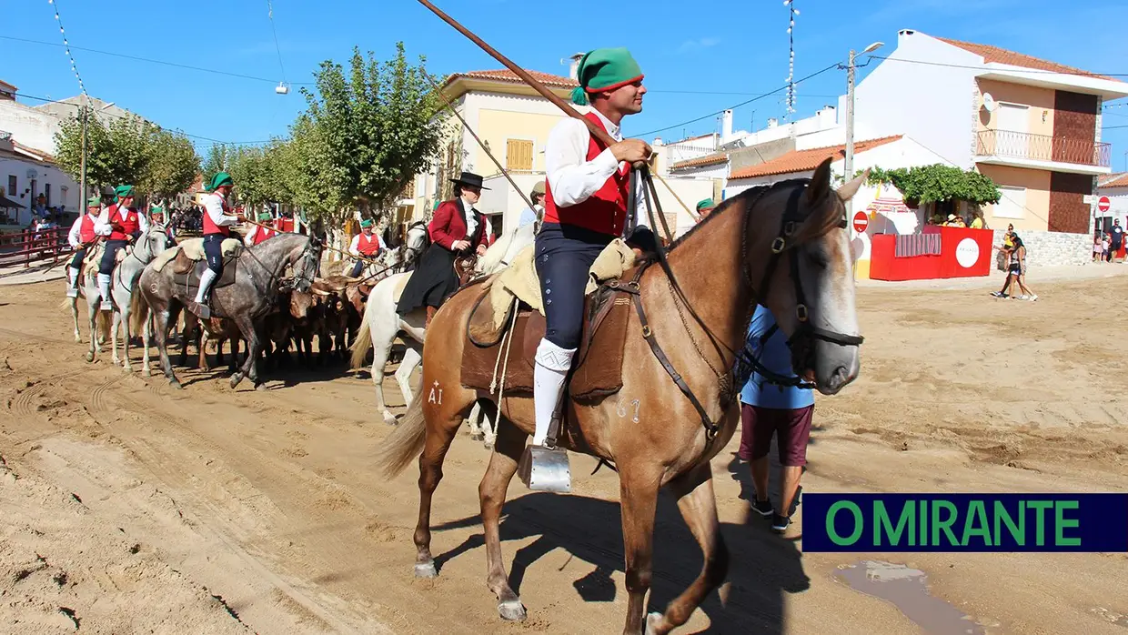 Elogios e emoção marcaram a homenagem ao campino em Samora Correia