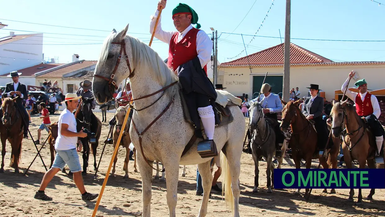 Elogios e emoção marcaram a homenagem ao campino em Samora Correia