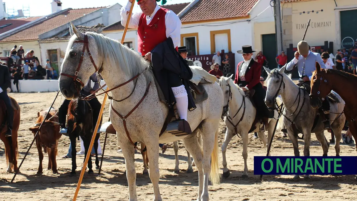 Elogios e emoção marcaram a homenagem ao campino em Samora Correia