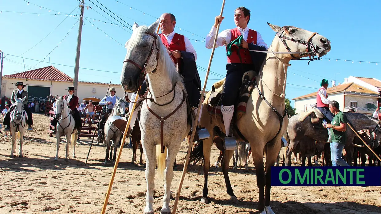 Elogios e emoção marcaram a homenagem ao campino em Samora Correia