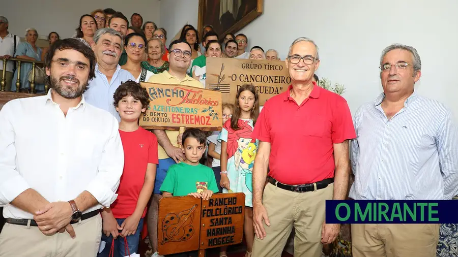Participantes do 34º Festival de Folclore “Rio Tejo” recebidos na Câmara de Santarém