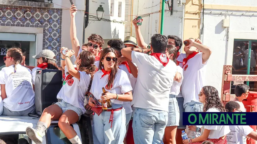 Há que poupar na água Há que poupar na água