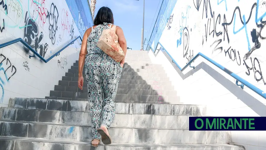 Túnel da Póvoa de Santa Iria vandalizado e sem iluminação Túnel da Póvoa de Santa Iria vandalizado e sem iluminação