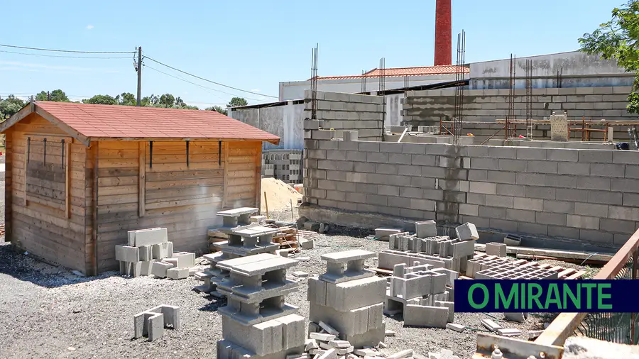Junta de Mouriscas constrói estaleiros sem parecer nem conhecimento da Câmara de Abrantes