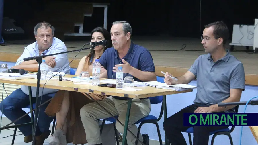 Carlos Coutinho só deixa a presidência da Câmara de Benavente no fim do mandato Carlos Coutinho só deixa a presidência da Câmara de Benavente no fim do mandato