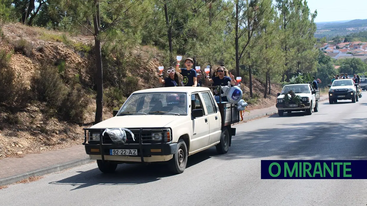 Desfile “Moto-Rural” juntou centenas de pessoas na aldeia da Pereira