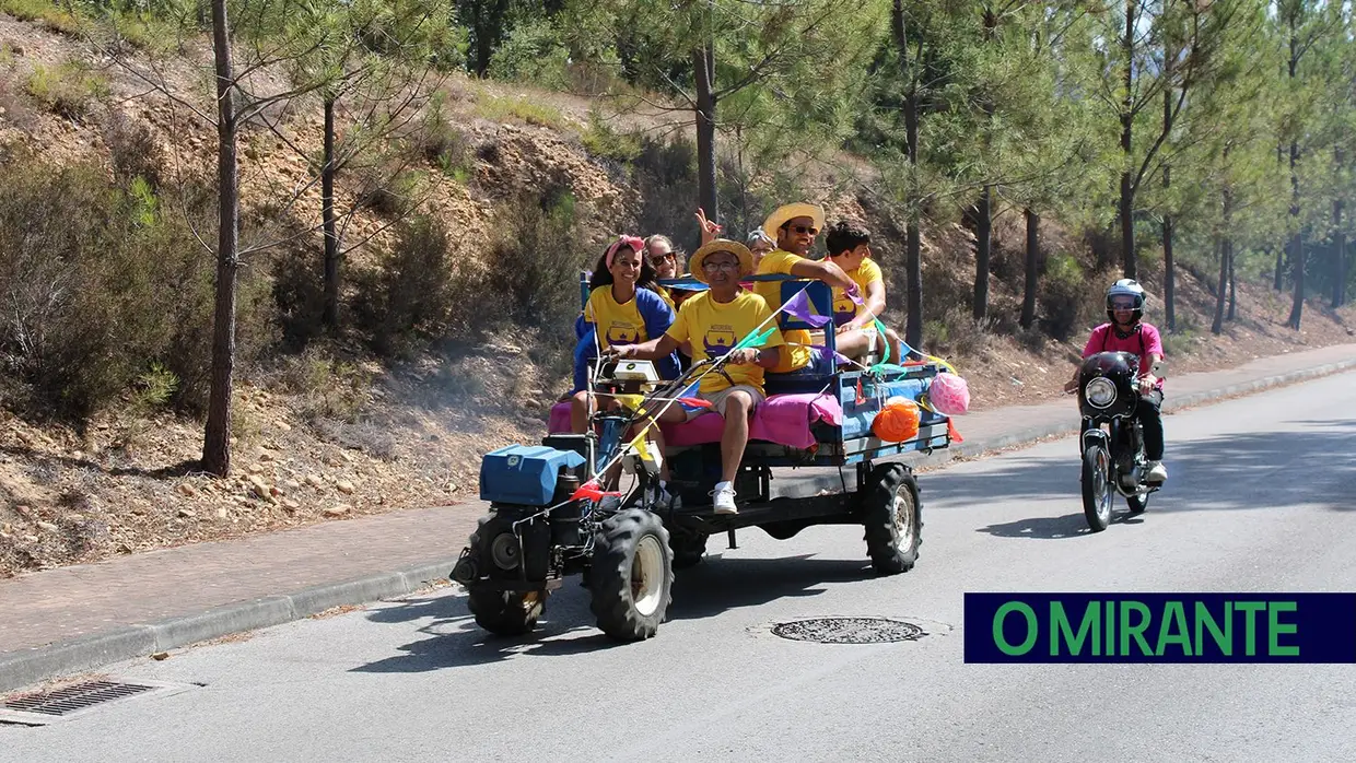 Desfile “Moto-Rural” juntou centenas de pessoas na aldeia da Pereira