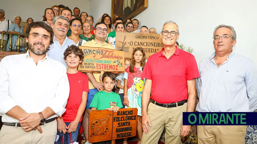 Participantes do 34º Festival de Folclore “Rio Tejo” recebidos na Câmara de Santarém