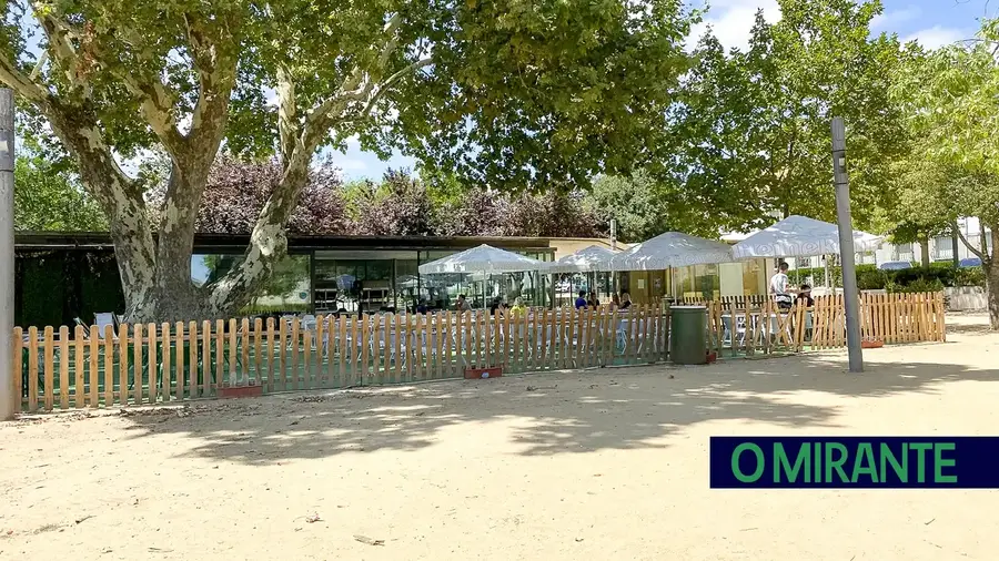 Câmara de Santarém mantém penalizações de 2500 euros a concessionários de cafetarias Câmara de Santarém mantém penalizações de 2500 euros a concessionários de cafetarias