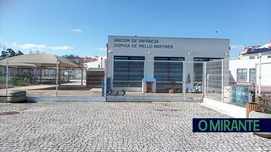Câmara do Entroncamento continua sem decidir se avança com demolição de jardim-de-infância Câmara do Entroncamento continua sem decidir se avança com demolição de jardim-de-infância
