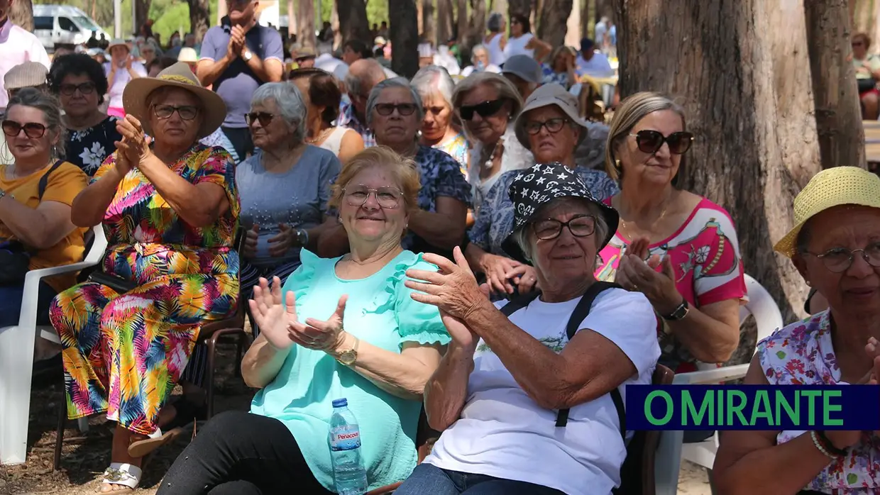 700 idosos reunidos em Benavente para o almoço convívio