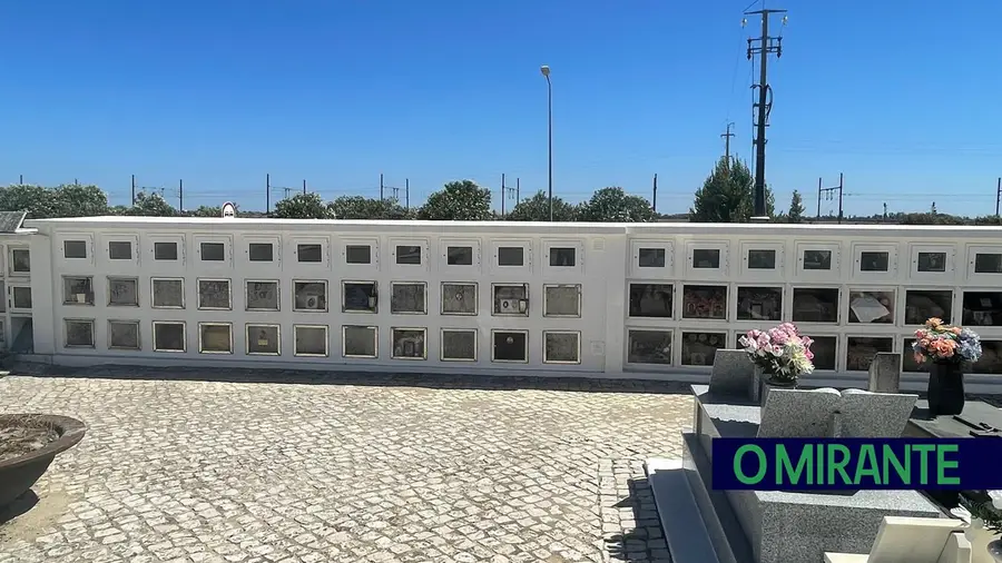Azambuja investe 32.800 euros na construção de ossários Azambuja investe 32.800 euros na construção de ossários