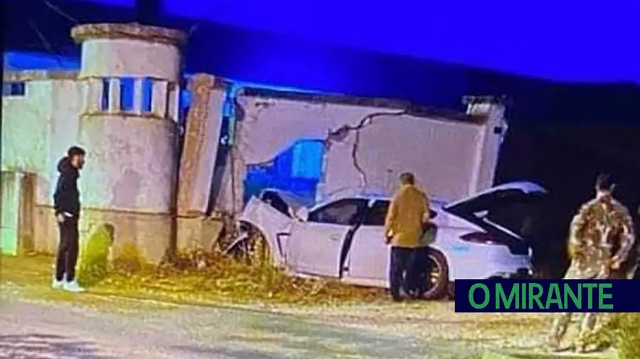 Jovem morre em despiste contra muro do quartel de Abrantes Jovem morre em despiste contra muro do quartel de Abrantes