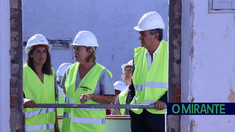 Ministra visitou obras e lançou primeira pedra do loteamento municipal do Entroncamento