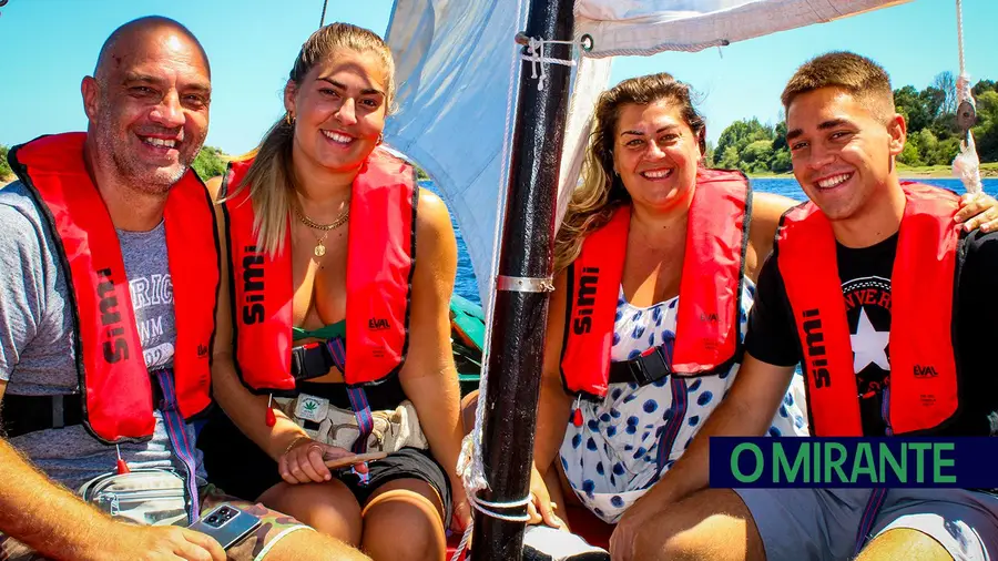 Navegar à vela no Borda Rio em Constância Navegar à vela no Borda Rio em Constância