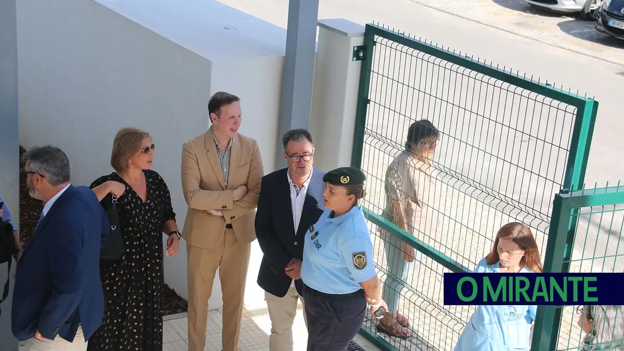Ministro da educação garante obras na secundária de Vialonga