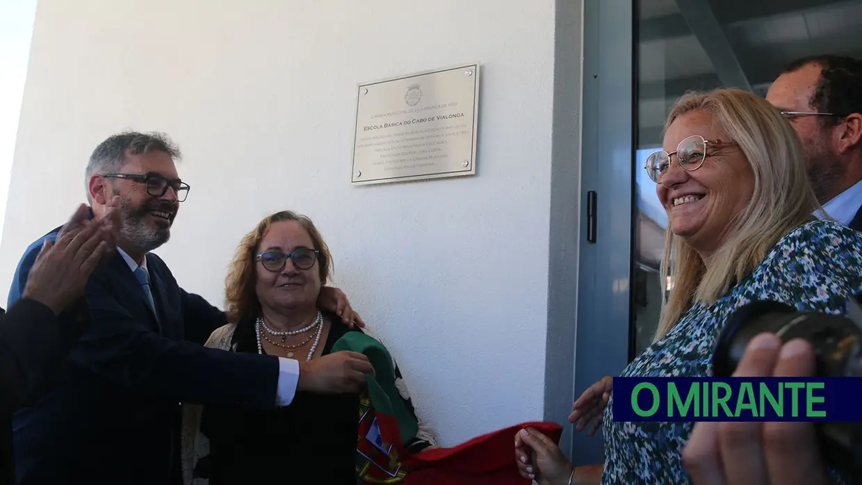 Ministro da educação garante obras na secundária de Vialonga