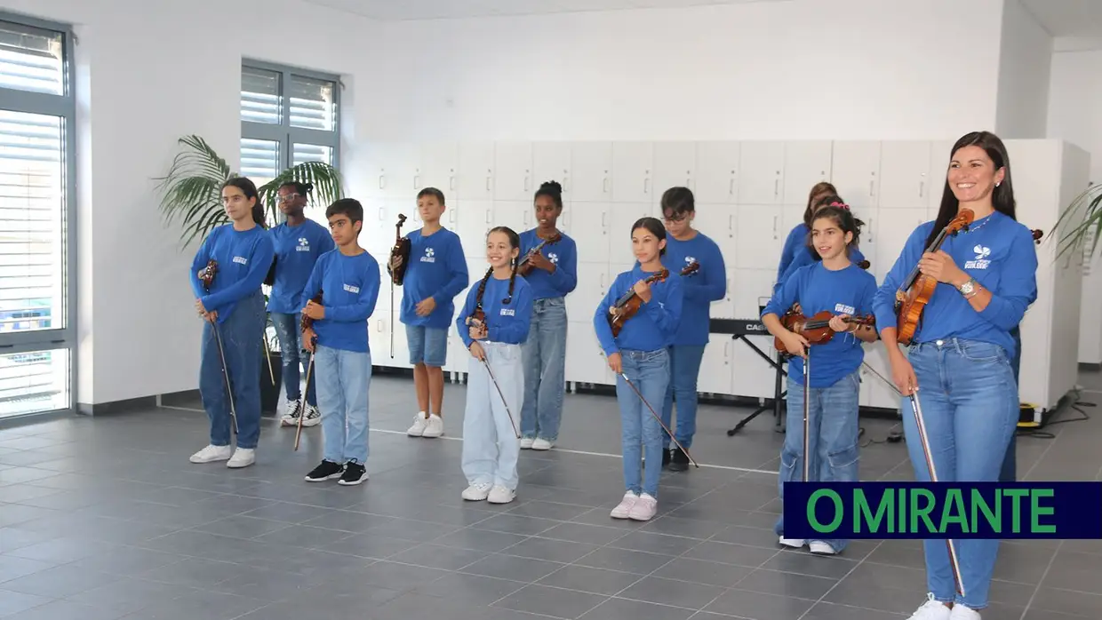 Ministro da educação garante obras na secundária de Vialonga