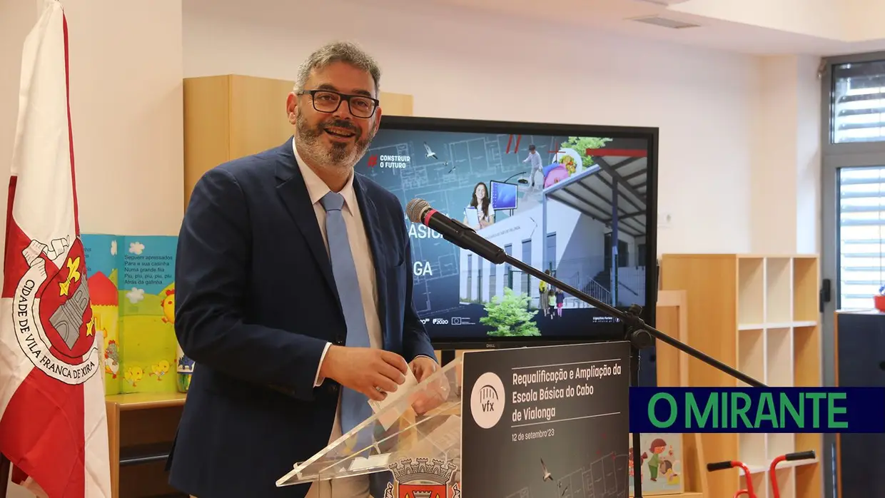 Ministro da educação garante obras na secundária de Vialonga