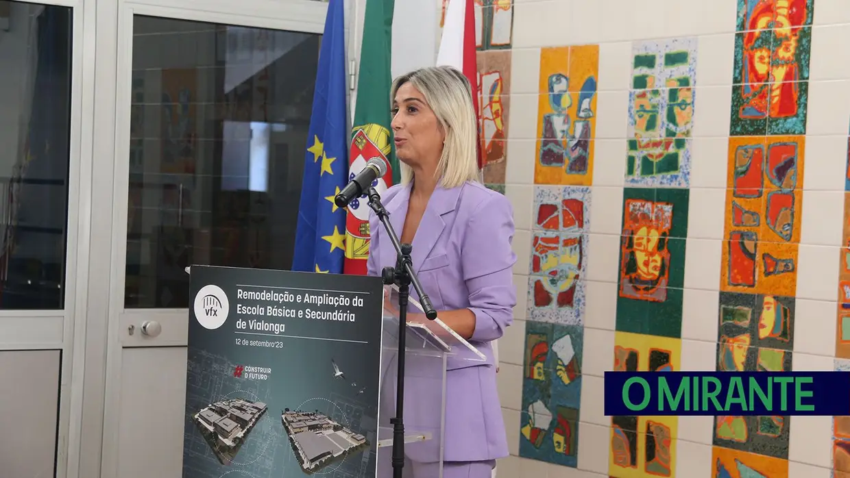 Ministro da educação garante obras na secundária de Vialonga
