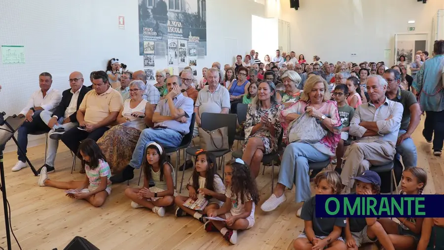 Antiga escola “O Século” está de novo ao serviço da população Antiga escola “O Século” está de novo ao serviço da população