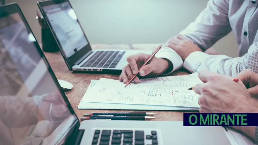 Hoje é dia internacional da igualdade salarial entre homens e mulheres