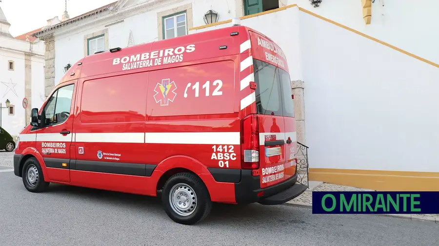 Bombeiros de Salvaterra reclamam na justiça 242 mil euros por serviços prestados ao INEM Bombeiros de Salvaterra reclamam na justiça 242 mil euros por serviços prestados ao INEM