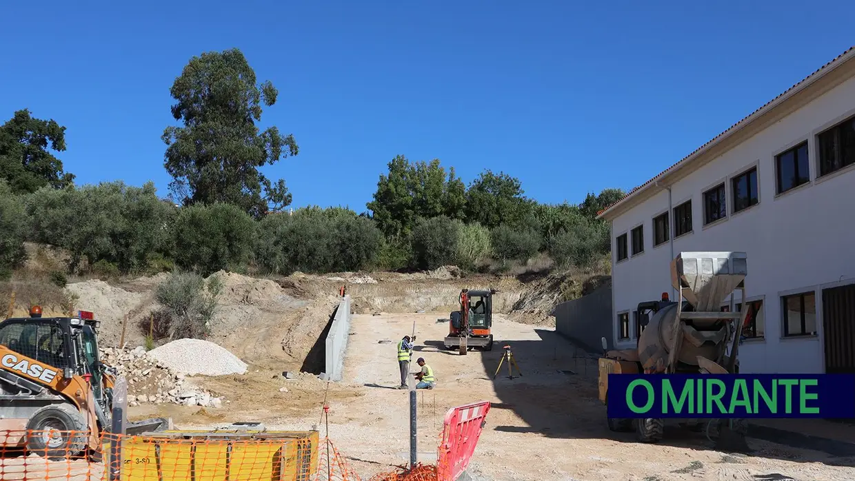 Presidente de Ourém visita obras no concelho