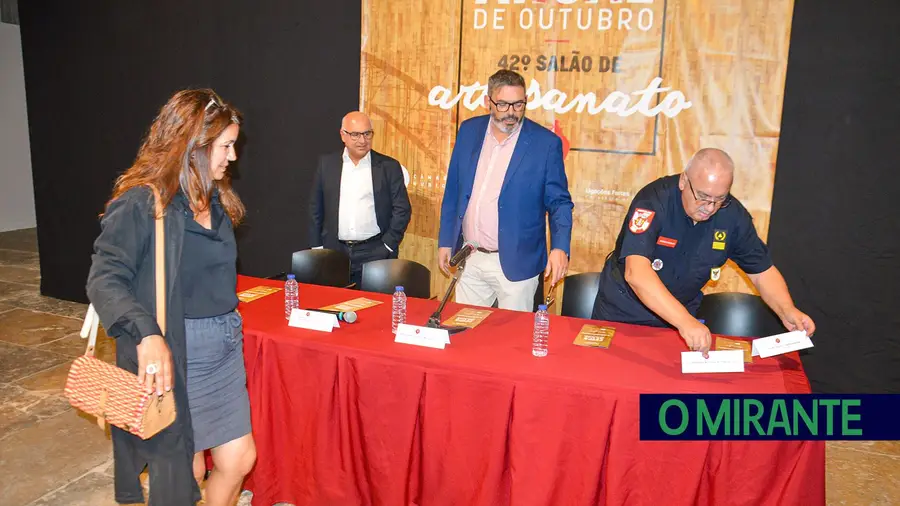 Meios em prontidão! Meios em prontidão!