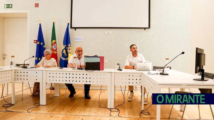 Reuniões de câmara em Salvaterra de Magos continuam em modo pandemia Reuniões de câmara em Salvaterra de Magos continuam em modo pandemia