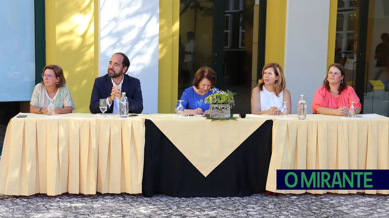 Agrupamento de Escolas Sá da Bandeira distinguiu alunos