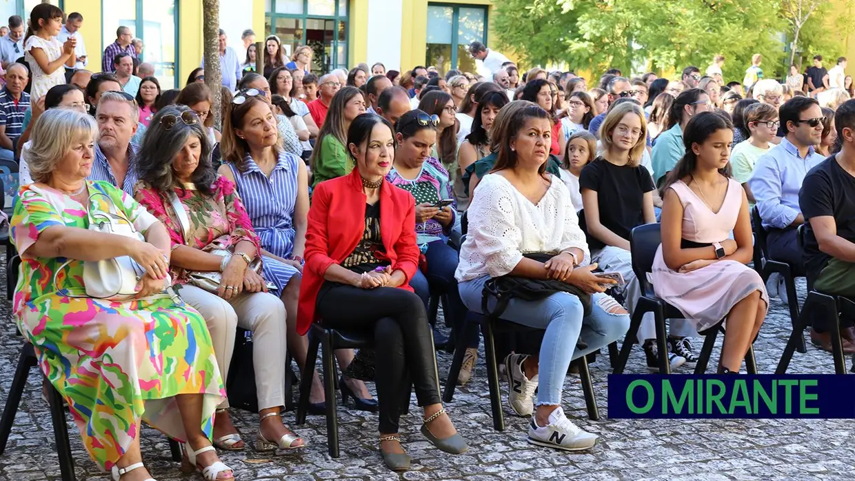 Agrupamento de Escolas Sá da Bandeira distinguiu alunos