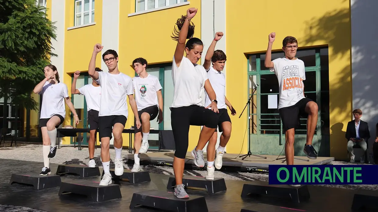 Agrupamento de Escolas Sá da Bandeira distinguiu alunos
