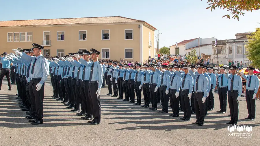 Fábio Guerra homenageado no encerramento do curso de formação de agentes em Torres Novas Fábio Guerra homenageado no encerramento do curso de formação de agentes em Torres Novas