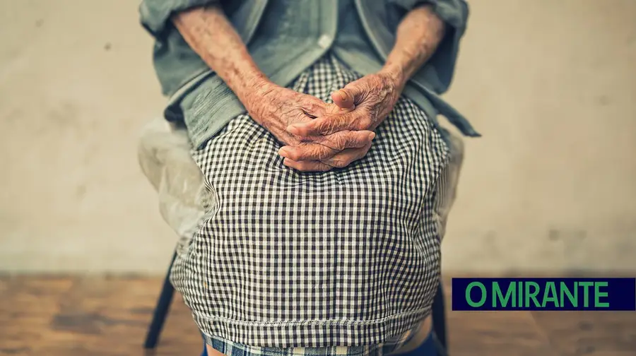 idosa idoso idosos ilustrativ