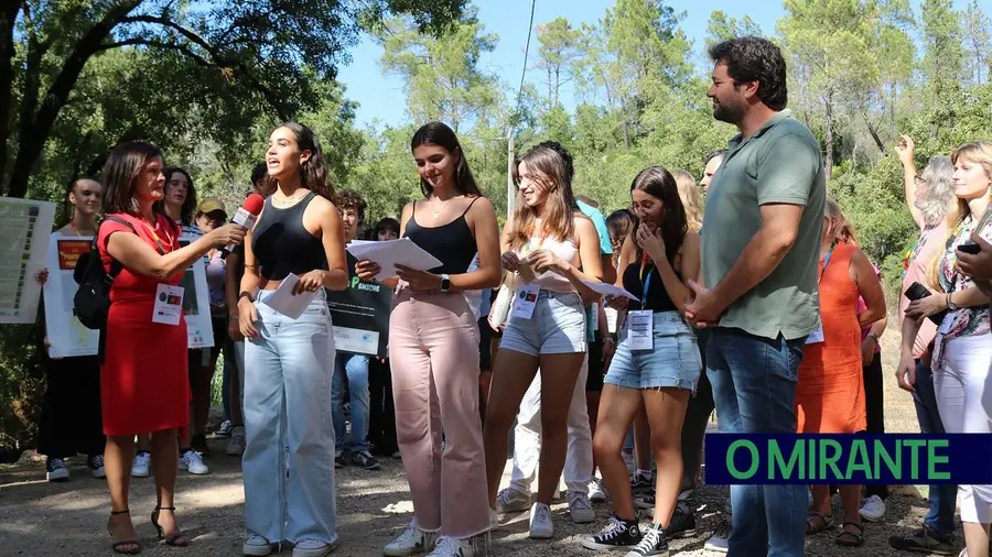 Alunos de Tomar deram a conhecer Ecotrilho da Ponte de Peniche Alunos de Tomar deram a conhecer Ecotrilho da Ponte de Peniche