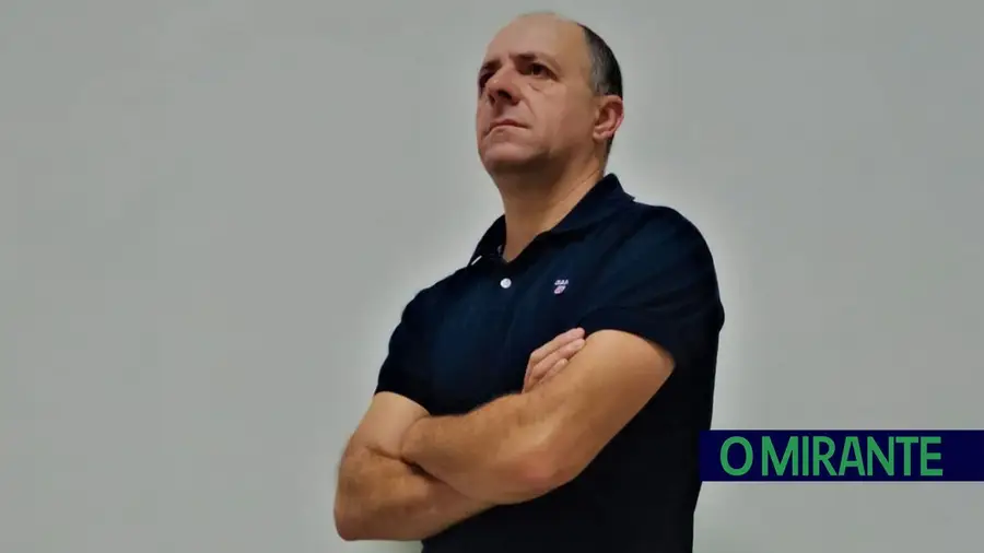 Enfermeiro da VMER de VFX morre em colisão frontal na Castanheira do Ribatejo Enfermeiro da VMER de VFX morre em colisão frontal na Castanheira do Ribatejo