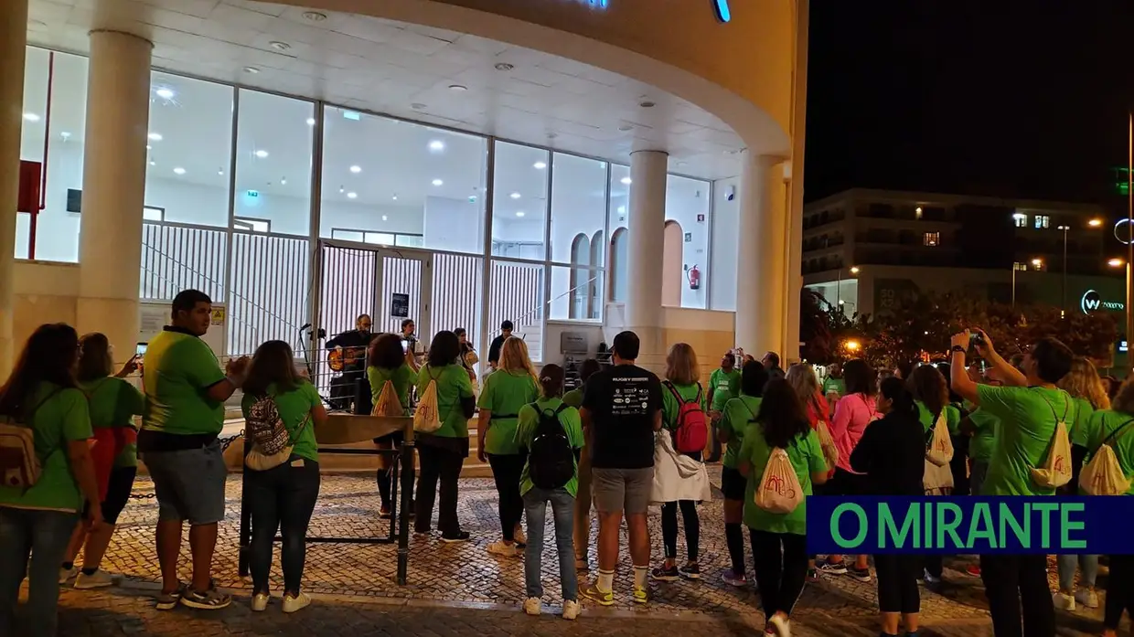 Caminhada de A Farpa reuniu mais de uma centena