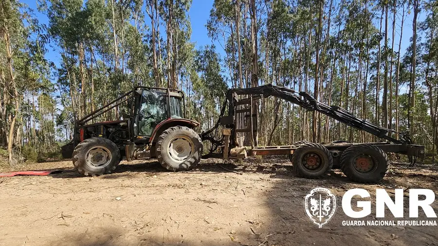 GNR de Ourém recupera viatura e máquina agrícola furtadas GNR de Ourém recupera viatura e máquina agrícola furtadas
