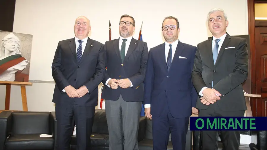 Da esquerda para a direita, os autarcas de Castelo Branco, Santarém, Leiria e Guarda no final do debate Da esquerda para a direita, os autarcas de Castelo Branco, Santarém, Leiria e Guarda no final do debate