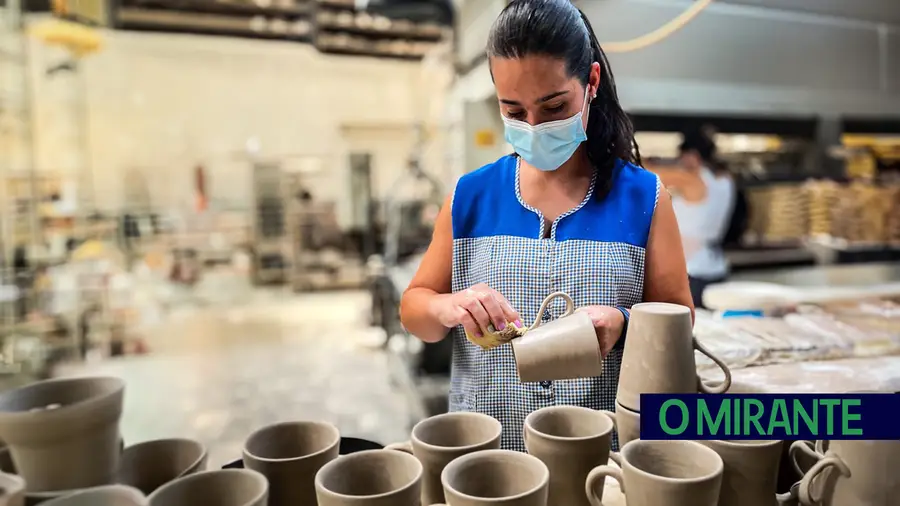 Fábrica de cerâmica de Torres Novas avança para despedimento colectivo de 106 trabalhadores