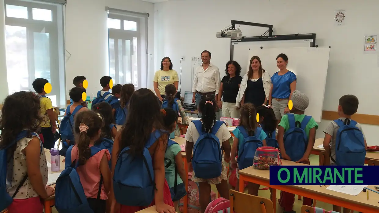 Junta de Rio Maior oferece material escolar a alunos do 1º ano