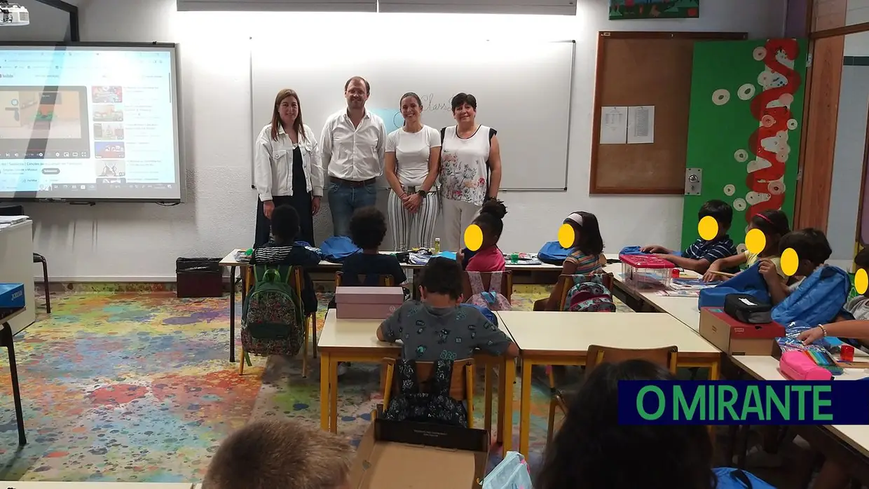 Junta de Rio Maior oferece material escolar a alunos do 1º ano